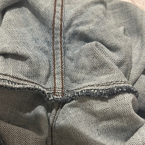 Stylish Gray Denim Jeans - Picture 10 of 10